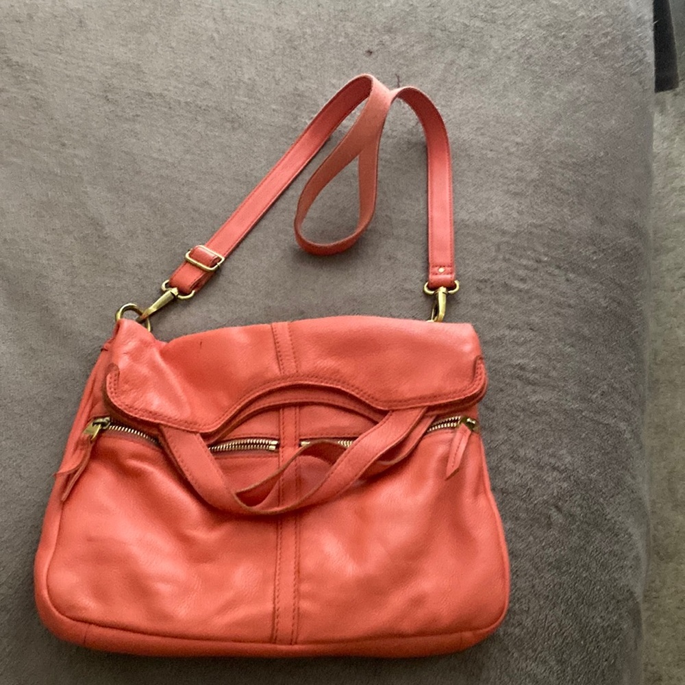 FOSSIL women’s purse/shoulder bag.